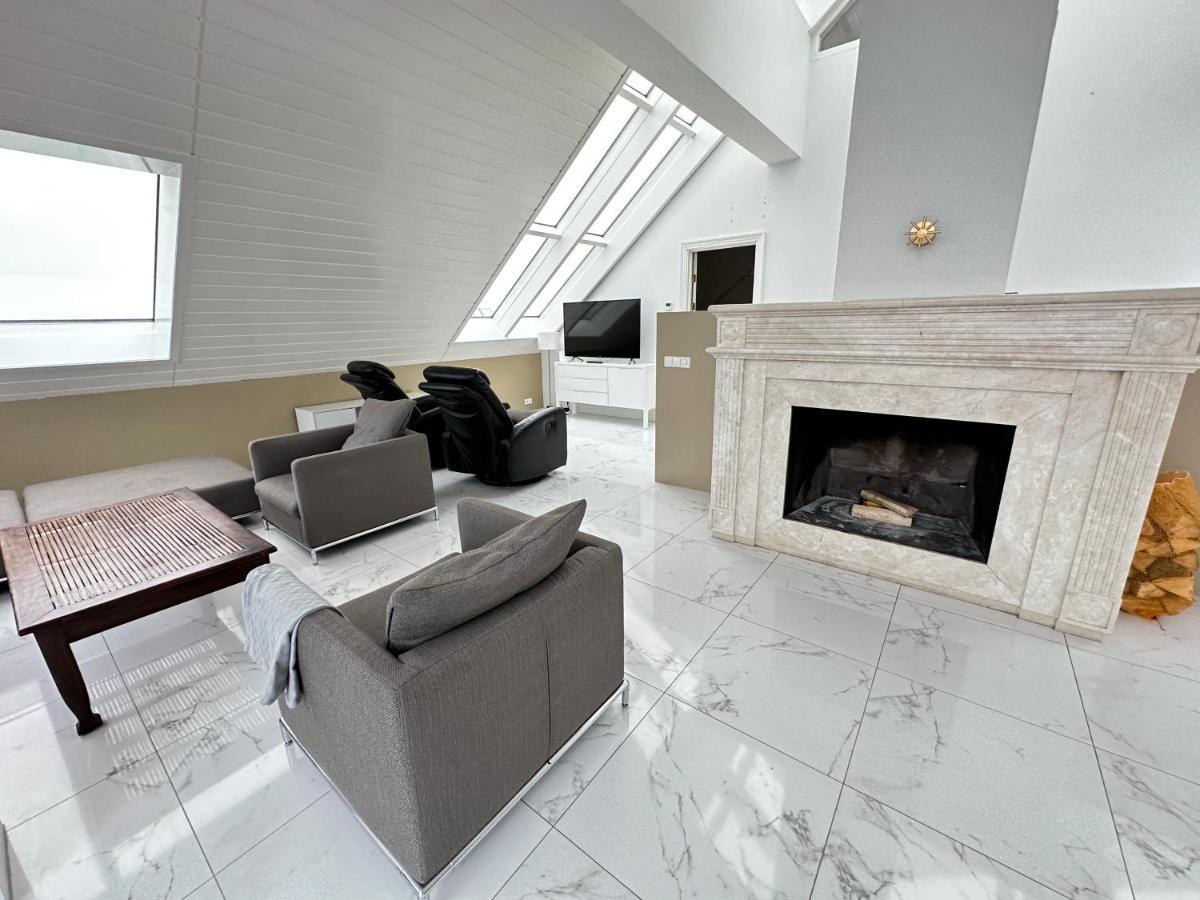 Big Villa Centrally Located In Reykjavík Exteriör bild