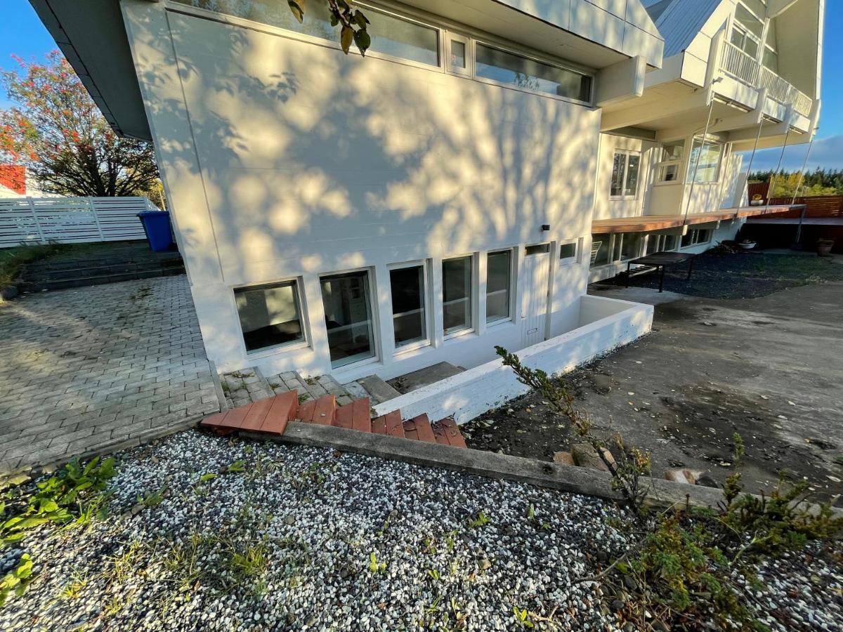 Big Villa Centrally Located In Reykjavík Exteriör bild